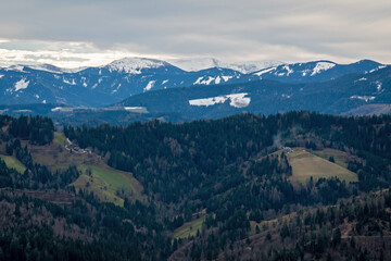 Alpine Winterlandschaft mit Rappoldskopgel und Stubalpe . Alpin Winterlandscape