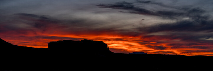 Fototapeta premium Monument Valley Sunset