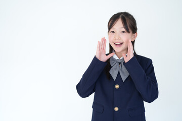声を出す小学生の女の子