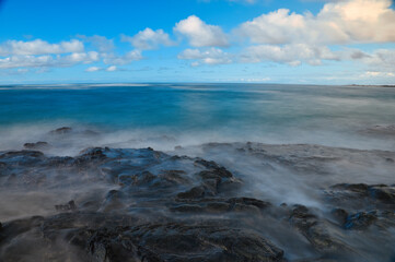 Fototapeta na wymiar cloud and sea in hawaii