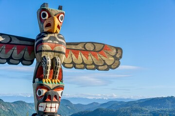 Totem pole greets travellers on Highway 1 on Vancouver Island, BC, Canada  