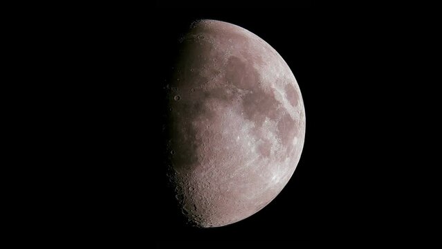 초승달부터 보름달을거쳐 다시 초승달이 될때까지 달의 차고 기울기를 반복하는 영상