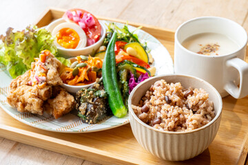 健康な食事　ワンプレートランチ