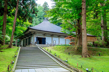 初秋の中尊寺金色堂　岩手県平泉町　Chusonji Konjikido in early autumn. Iwate Pref,...