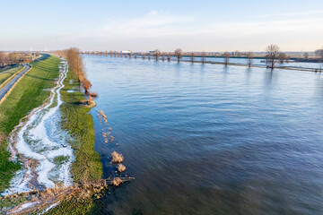 Obraz premium High water along the Merwede and the Maas near Gorinchem, Sleeuwijk and Dussen.