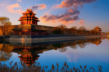 Golden Hour Reflection of a Corner Tower, Forbidden City, Beijing - obrazy, fototapety, plakaty