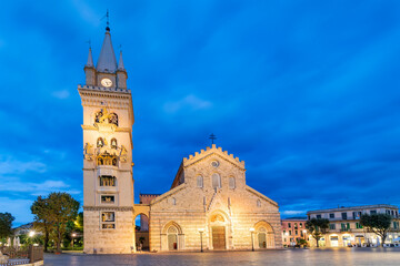 Fototapeta na wymiar Travel in Italy - Messina Cathedral in Piazza Duomo Square in Messina. Night view
