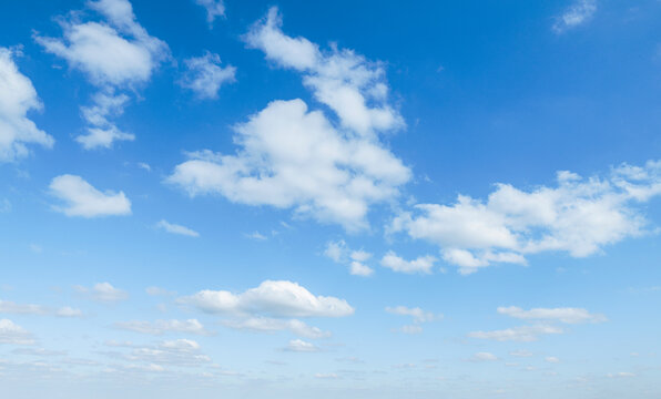 Fototapeta white cloud with blue sky background