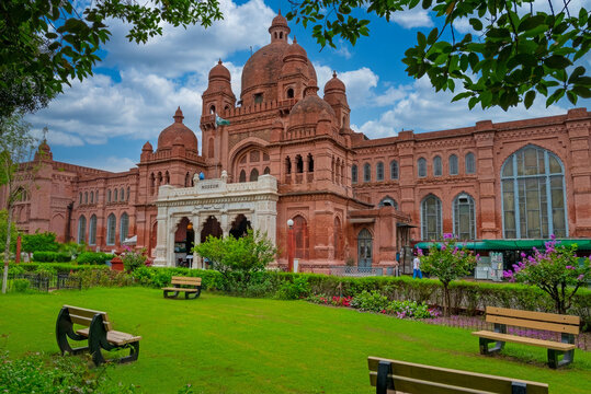 Lahore Museum, Pakistan: Grand Red-Brick Architecture with Mughal Influences, Lush Gardens, and Cultural Heritage