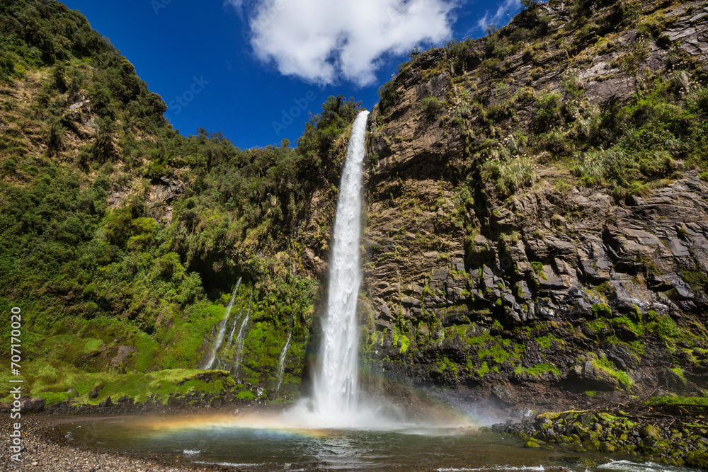 Wall mural Waterfall in Ecuador