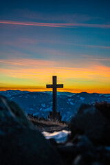 Sonnenuntergang Rennfeld - Alpen - gipfelkreuz