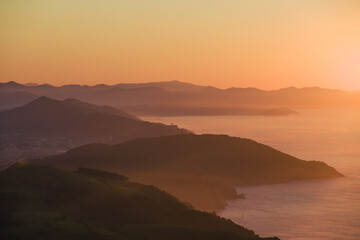 Faro de Iger, el monte Igeldo y la costa Guipuzcoana desde Jaizkibel