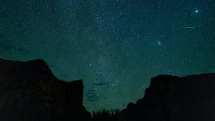 Papier Peint photo Half Dome Milky Way with Meteor Fireball Yosemite National Park