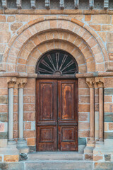 Puerta de iglesia, 