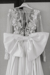 perfect wedding dress on the wedding day