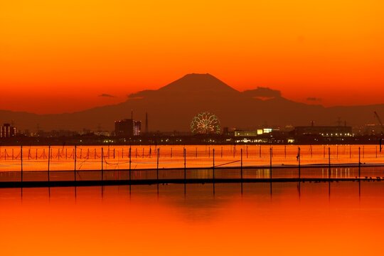 三番瀬からの富士山の夕景　ふなばし三番瀬海浜公園