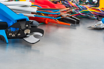 Tools and components for electrical installation