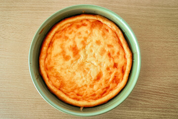 Banush or banosh is a Ukrainian dish prepared from cornmeal with added smetana (sour cream), topped with pork rind, mushrooms, and bryndza.