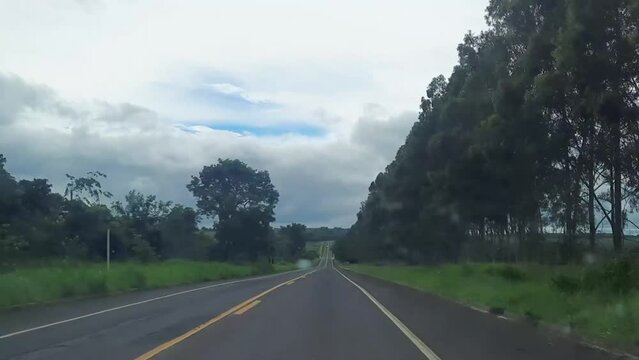 time lapse dirigindo por estrada na cidade de Costa Rica, Estado do Mato Grosso do Sul, Brasil