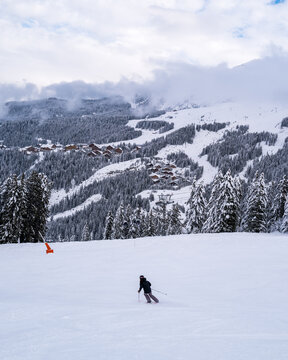 Skiing through the resort
