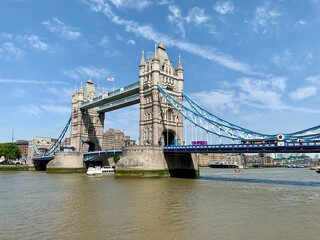 Fototapeta na wymiar London - Tower Bridge (View from West side of bridge)