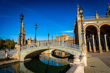 Piazza di Spagna, Siviglia, i ponti