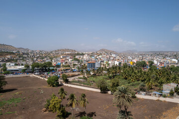Fototapeta na wymiar vue d'ensemble de la ville de Praia dans l'archipel du Cap Vert en Afrique