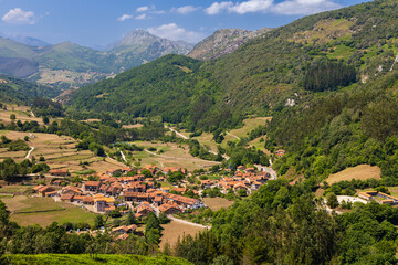 Fototapeta na wymiar Carmona, green Cantabrian Mountains, Cabuérniga Valley. Cantabria, Spain.