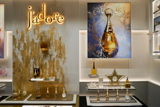 Jadore perfume shop clearance