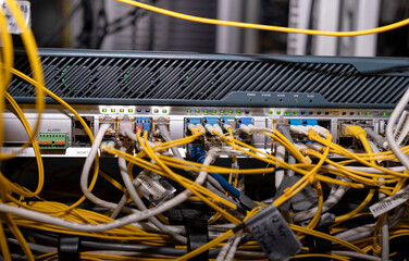 Optical connections to the traffic router in the data center. Fiber-optic connection to the Internet.
