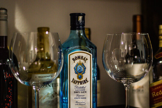 Bebida gin tanqueray bombay, foto feita em s&atilde;o paulo em 04 janeiro 2024