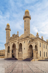Fototapeta na wymiar Taza Pir Mosque, Baku, Azerbaijan