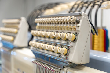 machine de broderie automatique barudan