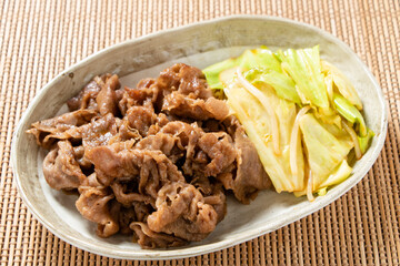 焼肉(国産黒毛和牛肩ロース･たれ焼き)。
