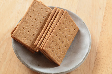 四角いビスケット