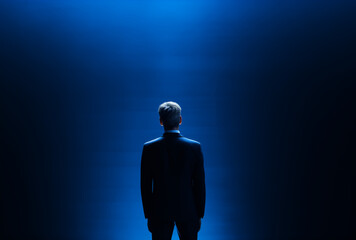 Obraz premium silhouette of a person in empty room.Minimal creative interior and business concept.Copy space,top view.Generative Ai