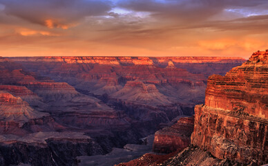 Fototapeta na wymiar Sunset Glow on the Grand Canyon, Grand Canyon National Park, Arizona
