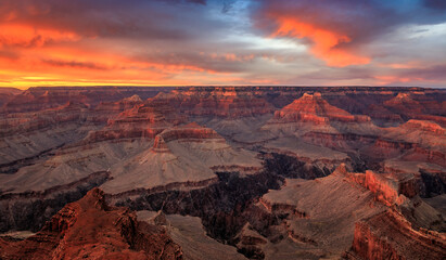 Fototapeta na wymiar Fire in the Sky Sunset on the Grand Canyon, Grand Canyon National Park, Arizona