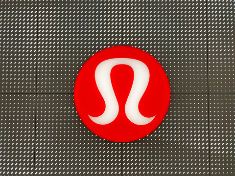 Lulemon sign, logo on store facade - San Jose, California, USA - December 24, 2023