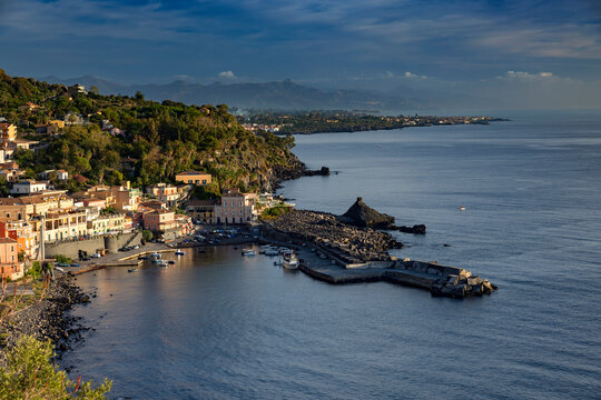 Santa Maria la Scala, Acireale, Fischerdorf, Sizilien, Italien, 28.10.2023 > english> Santa Maria la Scala, Acireale, fishing village, Sicily, Italy, October 28, 2023