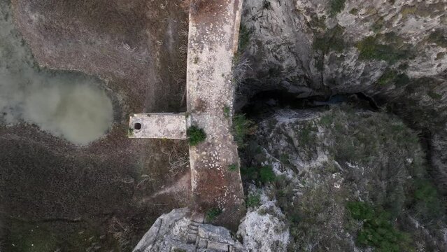 Pasarela de la presa de Relleu en Alicante