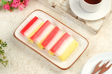 Strawberry layered pudding or Pudding lapis strawberry