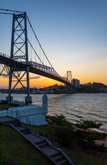 pôr-do-sol Ponte Hercílio Luz de Florianópolis SC Brasil Florianopolis