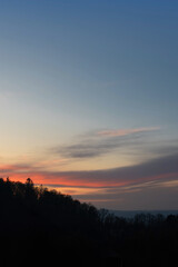 Schönstes weiches Morgenlicht über dem Dammelsberg in Marburg