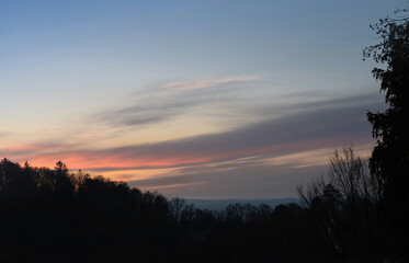 Schönstes weiches Morgenlicht über dem Dammelsberg in Marburg