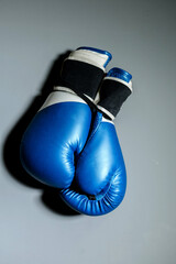 The boxing glove that, in each training session, becomes a journey of strength and dexterity, where...