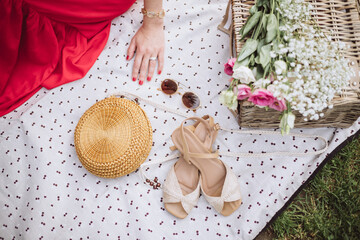 picnic basket shoes and bouquet