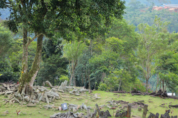 the formation of pyramidal rock structures at the Gunung Padang megalithic site