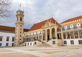 Fototapeta na wymiar Universidade de Coimbra 