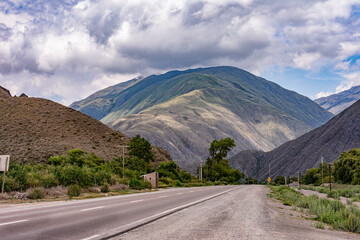 Paisajes del Norte Argentino, Montañas, Artesanías, Caminos de Montaña, Imágenes 
